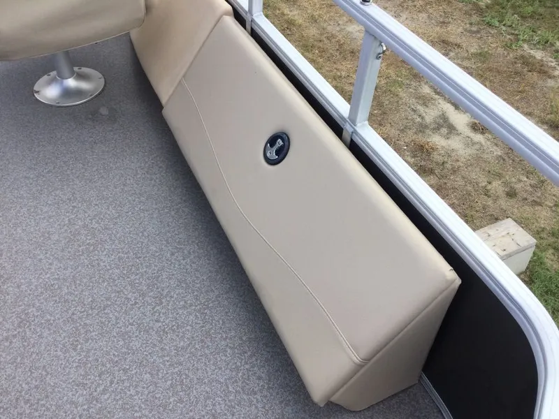 Slide: The Image of Sun Tracker SPORT FISH 22 TWIN LOG 2018 - 13