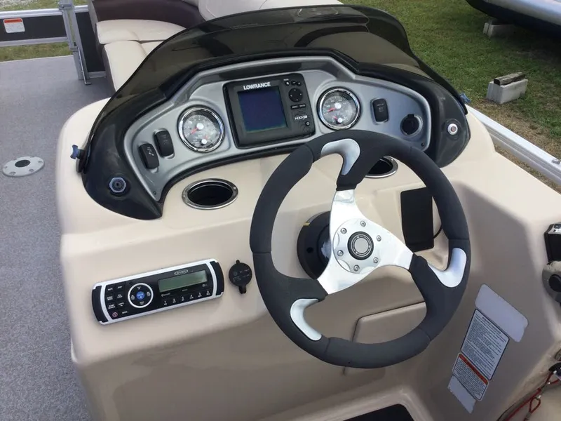 Slide: The Image of Sun Tracker SPORT FISH 22 TWIN LOG 2018 - 20