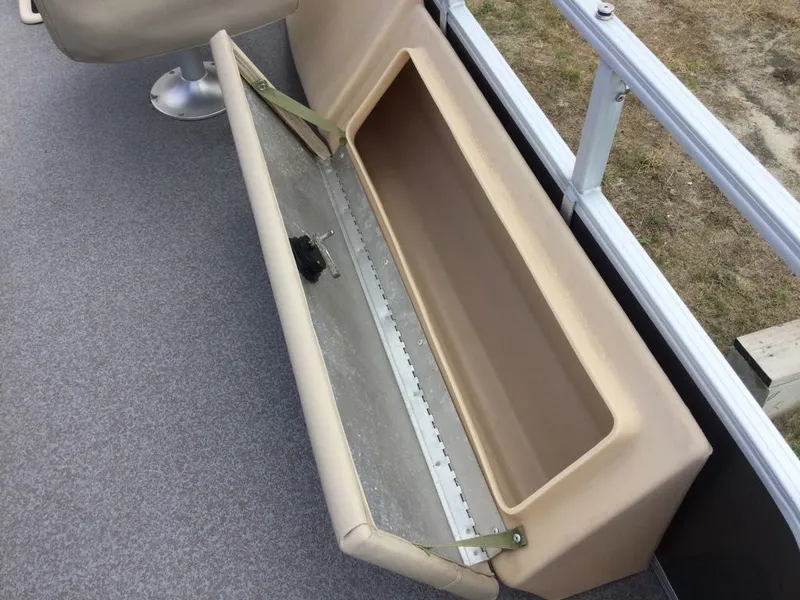 Slide: The Image of Sun Tracker SPORT FISH 22 TWIN LOG 2018 - 3