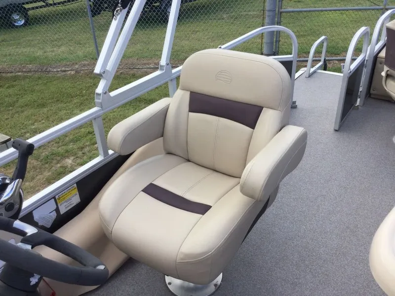 Slide: The Image of Sun Tracker SPORT FISH 22 TWIN LOG 2018 - 7