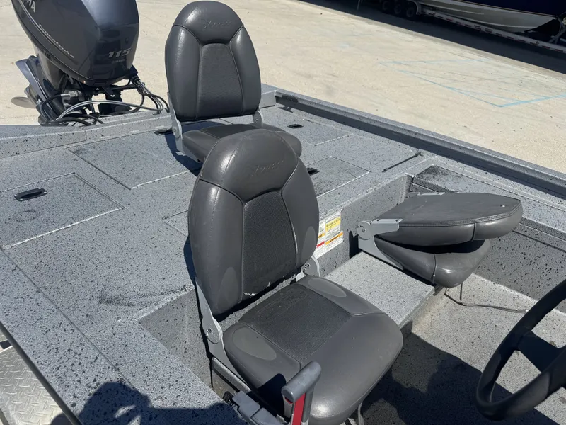 Slide: The Image of Xpress H17 2012 - 6