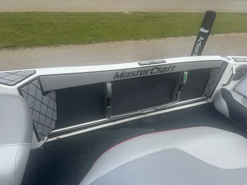 Slide: The Image of MasterCraft ProStar 2014 - 11