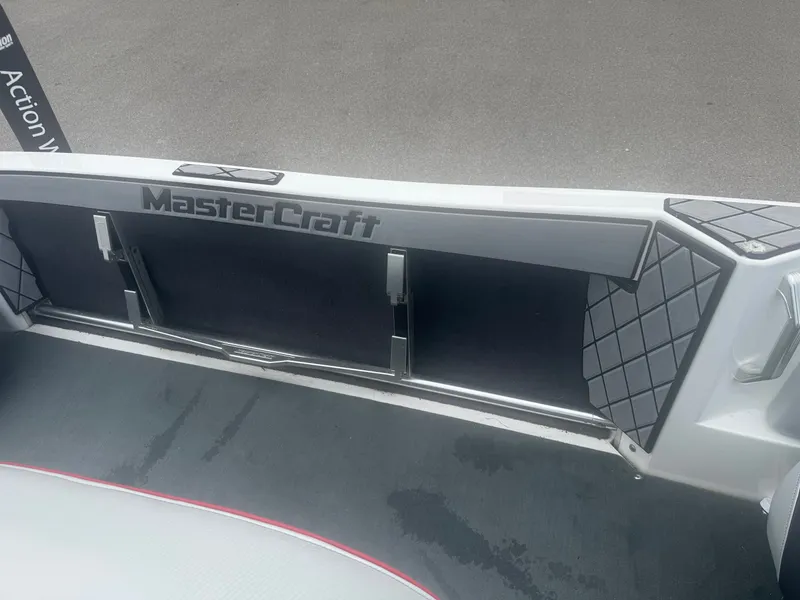 Slide: The Image of MasterCraft ProStar 2014 - 12