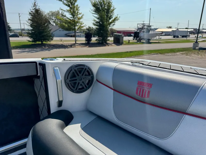 Slide: The Image of MasterCraft ProStar 2014 - 13