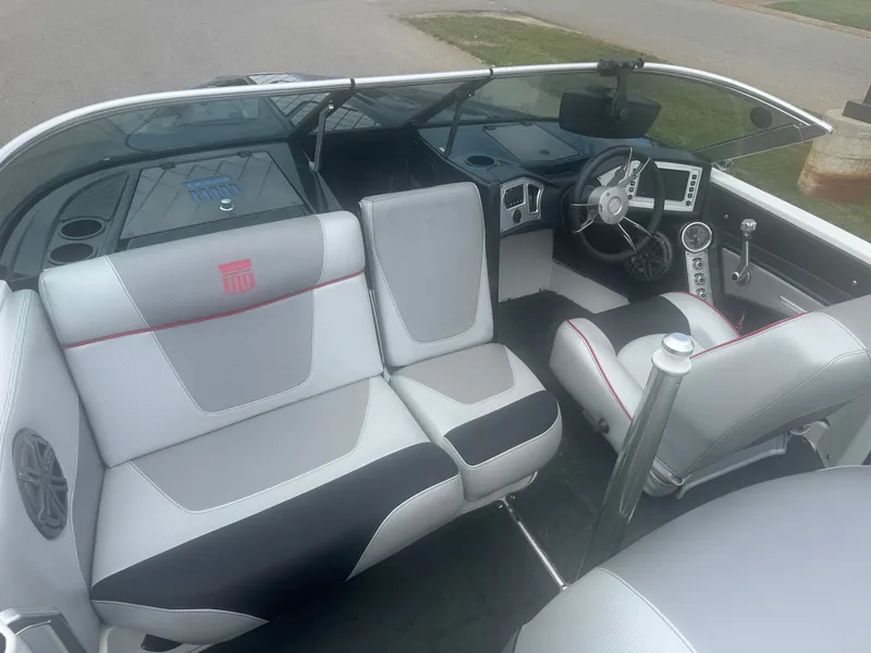 Slide: The Image of MasterCraft ProStar 2014 - 8