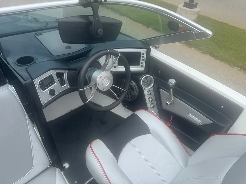 Slide: The Image of MasterCraft ProStar 2014 - 9