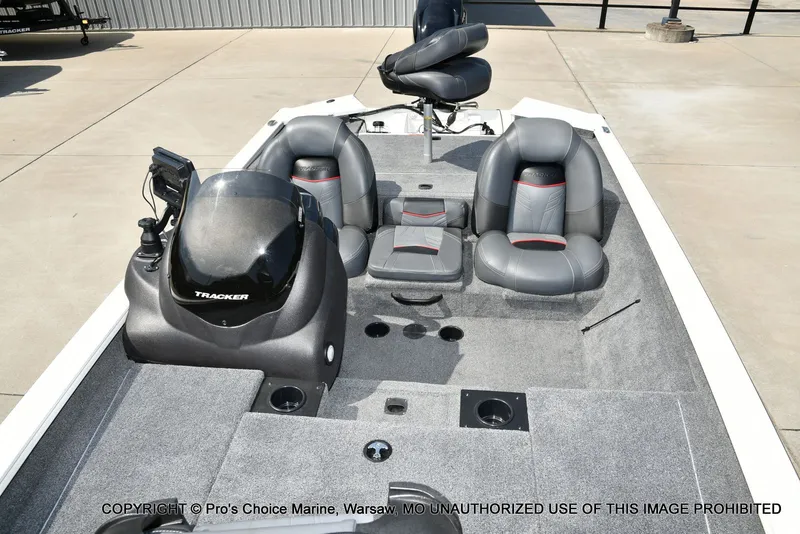 Slide: The Image of Tracker PRO TEAM 175 TXW w/60HP 4 Stroke 2024 - 10