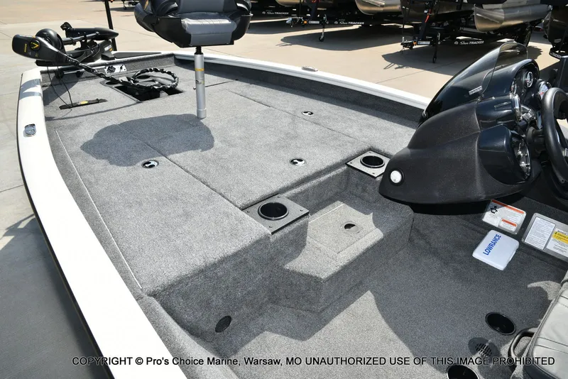 Slide: The Image of Tracker PRO TEAM 175 TXW w/60HP 4 Stroke 2024 - 12