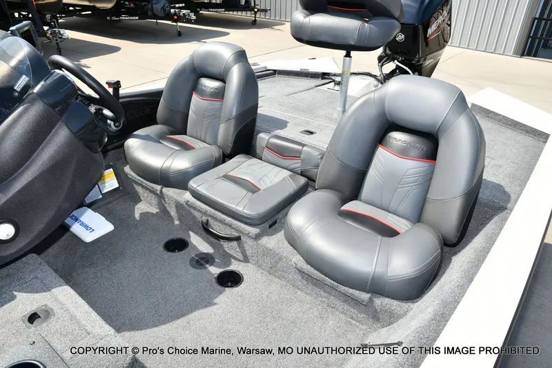 Slide: The Image of Tracker PRO TEAM 175 TXW w/60HP 4 Stroke 2024 - 14