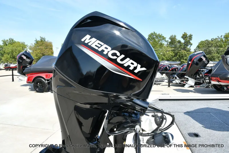 Slide: The Image of Tracker PRO TEAM 175 TXW w/60HP 4 Stroke 2024 - 17