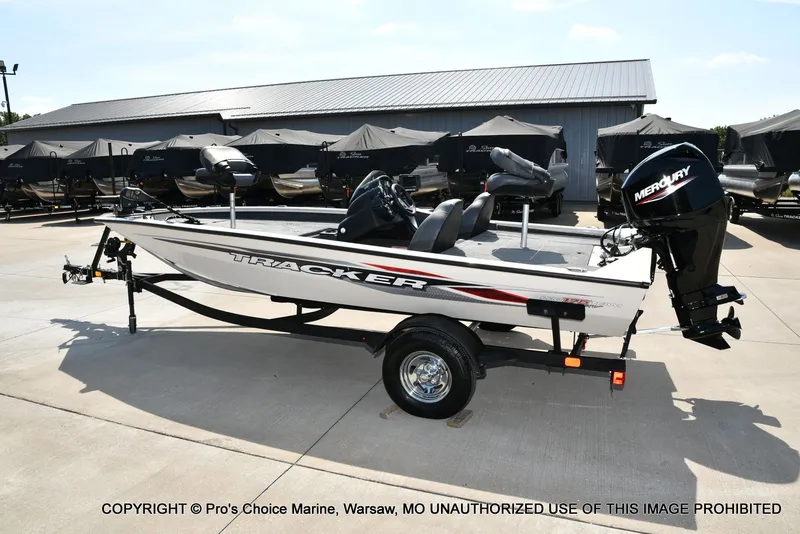 Slide: The Image of Tracker PRO TEAM 175 TXW w/60HP 4 Stroke 2024 - 21