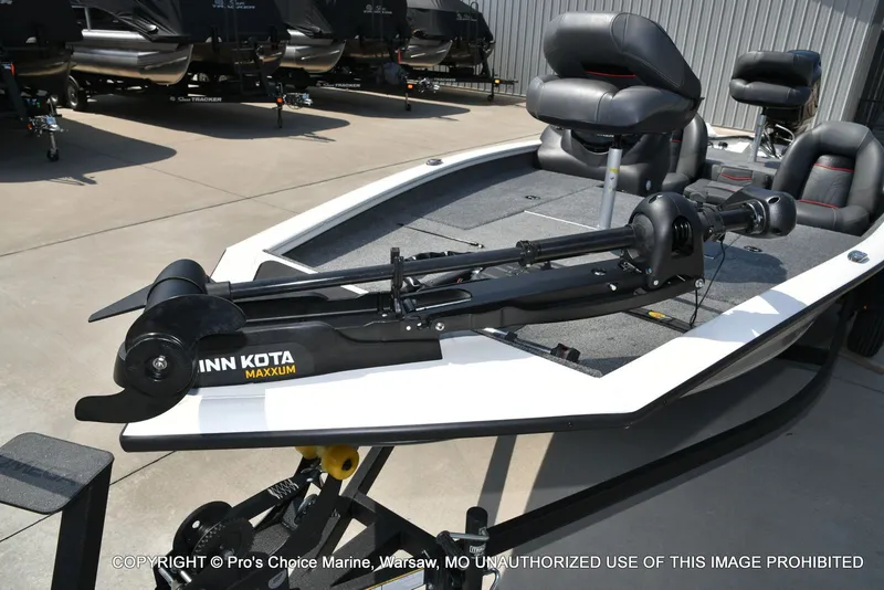 Slide: The Image of Tracker PRO TEAM 175 TXW w/60HP 4 Stroke 2024 - 24
