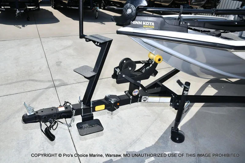 Slide: The Image of Tracker PRO TEAM 175 TXW w/60HP 4 Stroke 2024 - 26