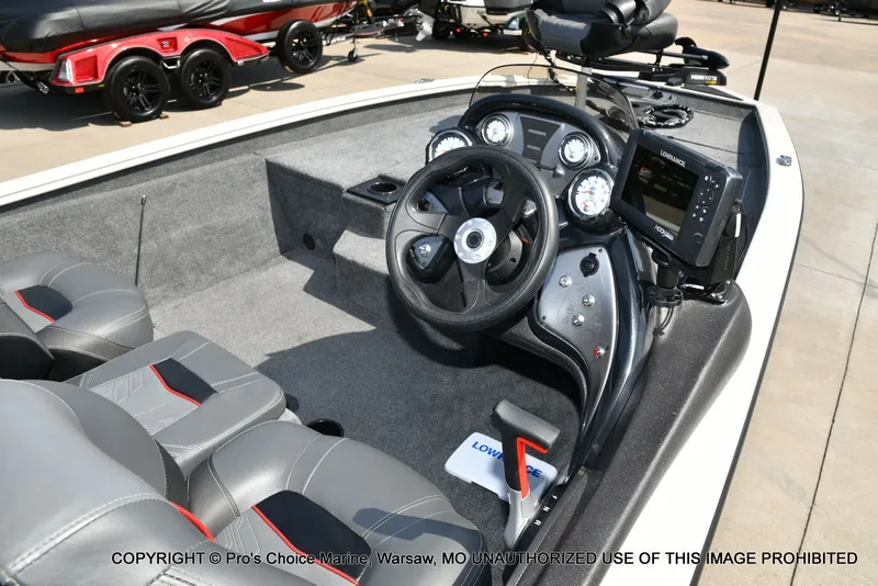 Slide: The Image of Tracker PRO TEAM 175 TXW w/60HP 4 Stroke 2024 - 3
