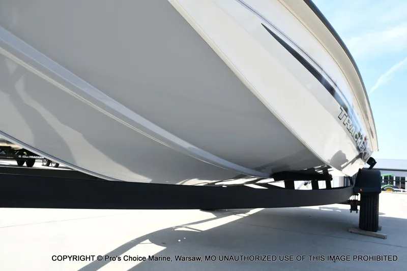 Slide: The Image of Tracker PRO TEAM 175 TXW w/60HP 4 Stroke 2024 - 30