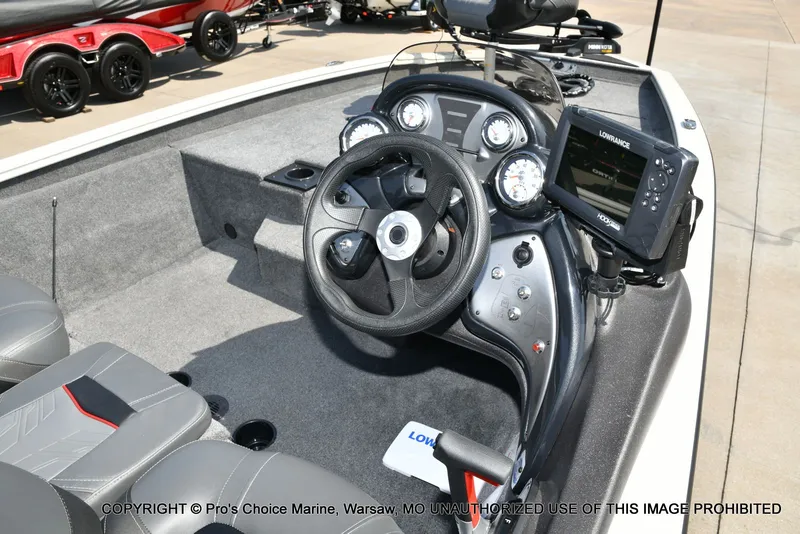Slide: The Image of Tracker PRO TEAM 175 TXW w/60HP 4 Stroke 2024 - 35