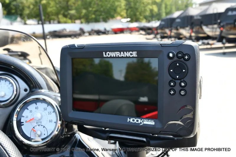 Slide: The Image of Tracker PRO TEAM 175 TXW w/60HP 4 Stroke 2024 - 36