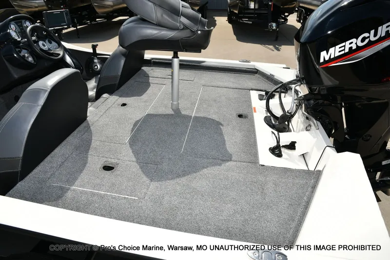 Slide: The Image of Tracker PRO TEAM 175 TXW w/60HP 4 Stroke 2024 - 37