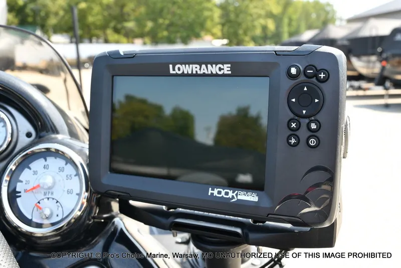 Slide: The Image of Tracker PRO TEAM 175 TXW w/60HP 4 Stroke 2024 - 4