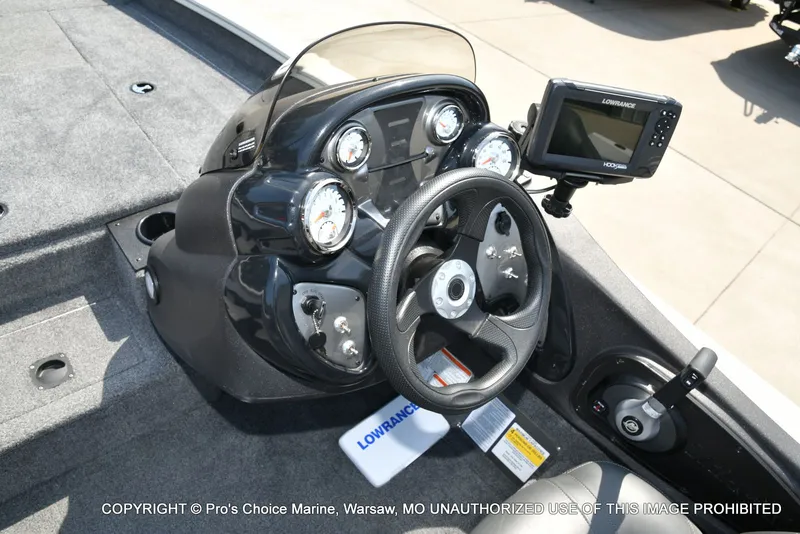 Slide: The Image of Tracker PRO TEAM 175 TXW w/60HP 4 Stroke 2024 - 40