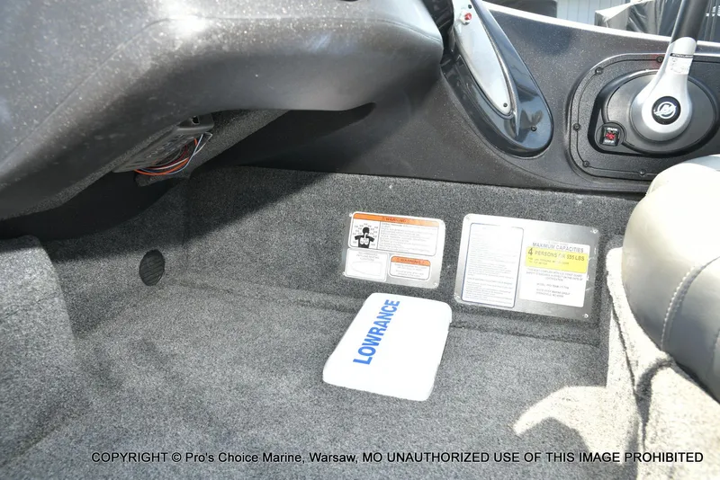 Slide: The Image of Tracker PRO TEAM 175 TXW w/60HP 4 Stroke 2024 - 42