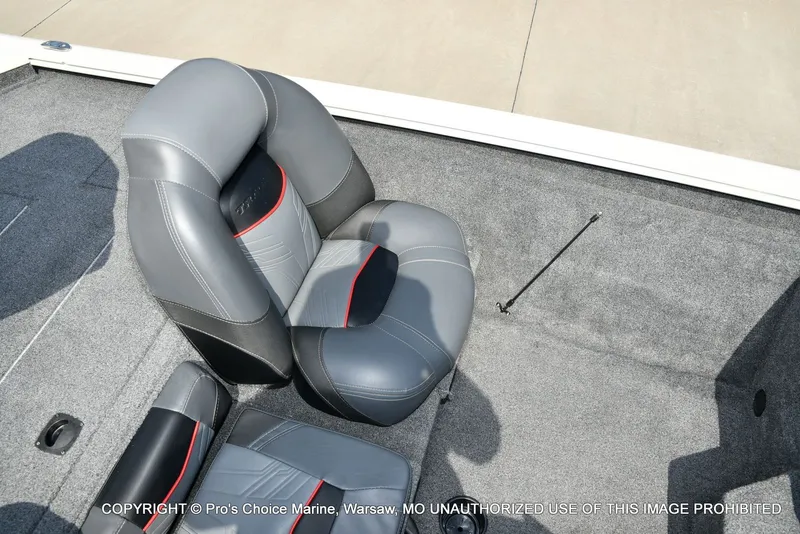 Slide: The Image of Tracker PRO TEAM 175 TXW w/60HP 4 Stroke 2024 - 43