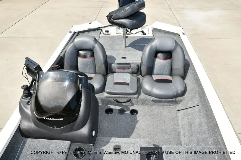 Slide: The Image of Tracker PRO TEAM 175 TXW w/60HP 4 Stroke 2024 - 47