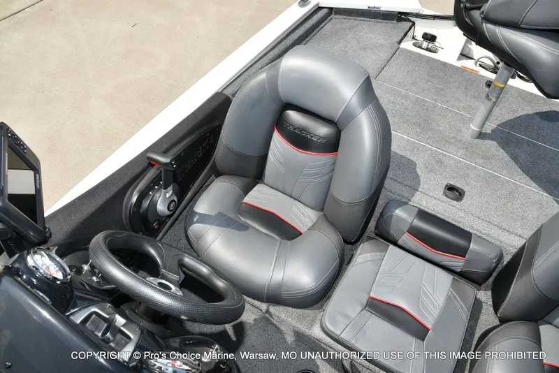 Slide: The Image of Tracker PRO TEAM 175 TXW w/60HP 4 Stroke 2024 - 48