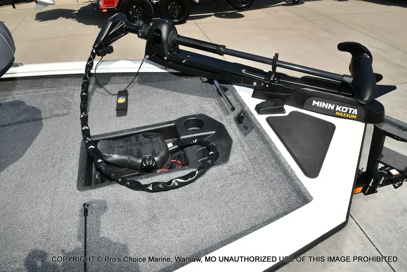 Slide: The Image of Tracker PRO TEAM 175 TXW w/60HP 4 Stroke 2024 - 5