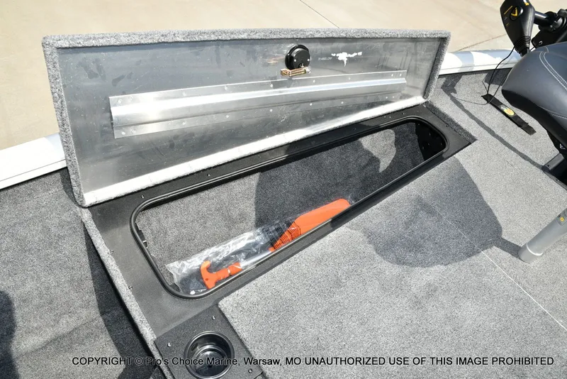 Slide: The Image of Tracker PRO TEAM 175 TXW w/60HP 4 Stroke 2024 - 55