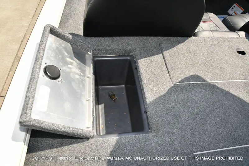 Slide: The Image of Tracker PRO TEAM 175 TXW w/60HP 4 Stroke 2024 - 62