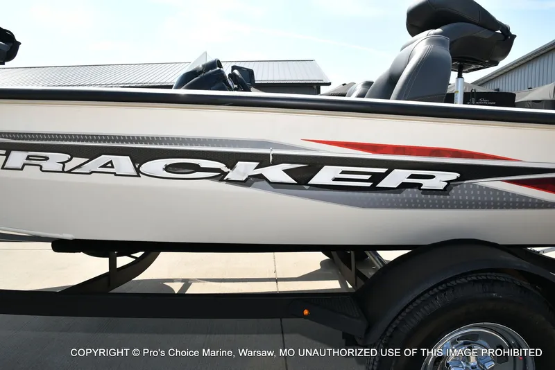 Slide: The Image of Tracker PRO TEAM 175 TXW w/60HP 4 Stroke 2024 - 67
