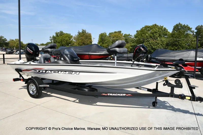 Slide: The Image of Tracker PRO TEAM 175 TXW w/60HP 4 Stroke 2024 - 71