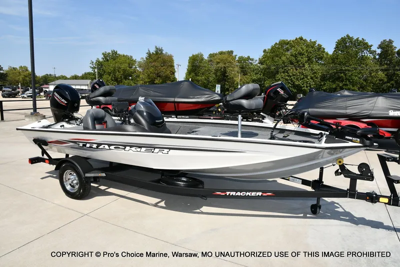 Slide: The Image of Tracker PRO TEAM 175 TXW w/60HP 4 Stroke 2024 - 73