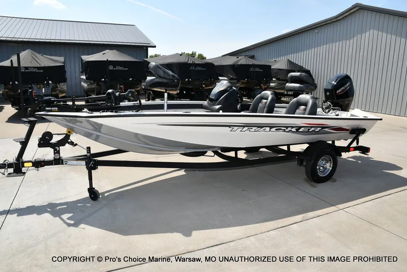 Slide: The Image of Tracker PRO TEAM 175 TXW w/60HP 4 Stroke 2024 - 75
