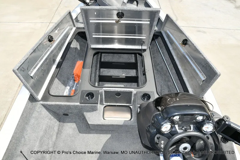 Slide: The Image of Tracker PRO TEAM 175 TXW w/60HP 4 Stroke 2024 - 8