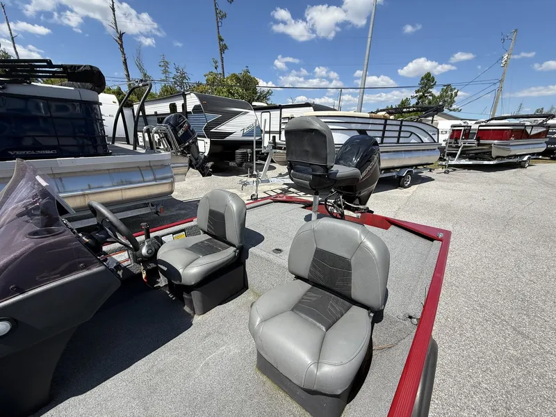 Slide: The Image of Tracker Bass Tracker Classic XL 2023 - 6