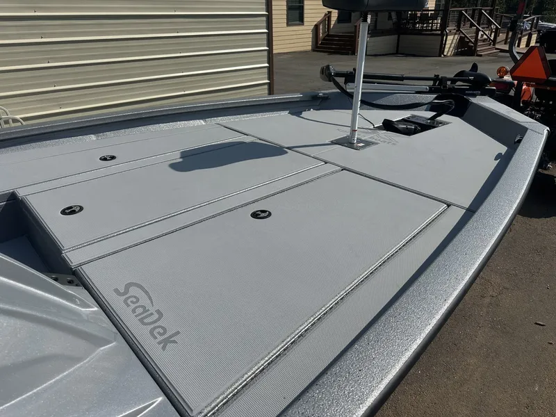 Slide: The Image of Xpress Hyper-Lift Bass Series H20 2026 - 4