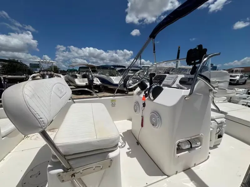 Slide: The Image of Boston Whaler 170 Dauntless 2016 - 5