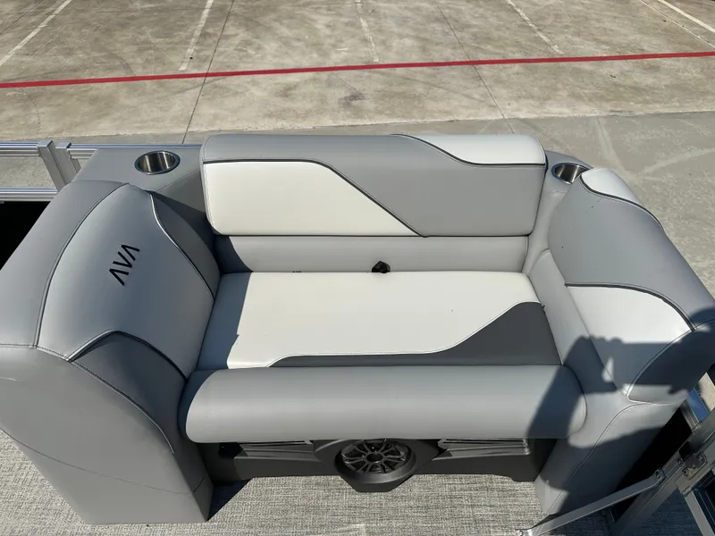 Slide: The Image of Avalon VNT RF21T 2025 - 14