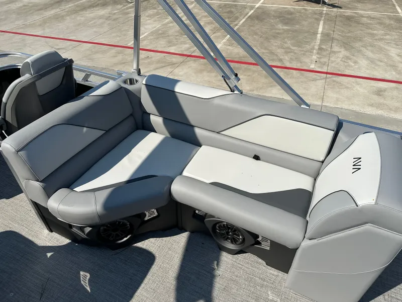 Slide: The Image of Avalon VNT RF21T 2025 - 20