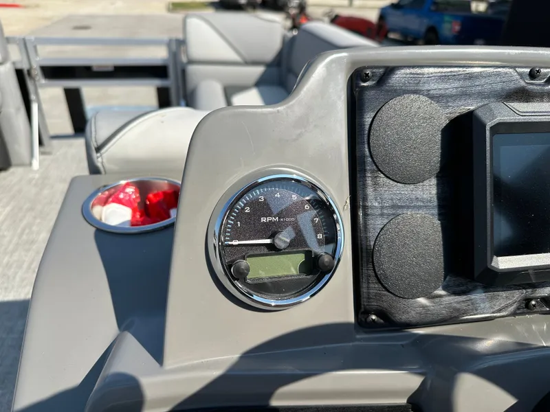 Slide: The Image of Avalon VNT RF21T 2025 - 25