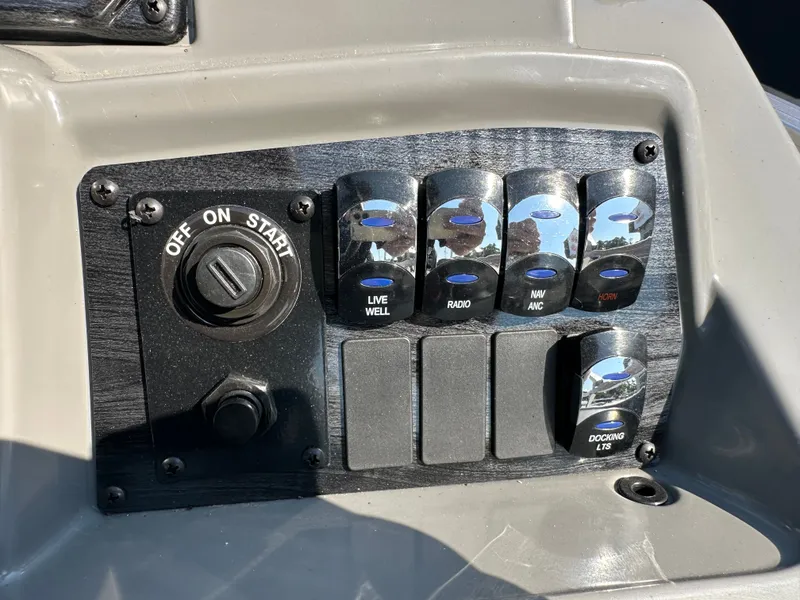 Slide: The Image of Avalon VNT RF21T 2025 - 28