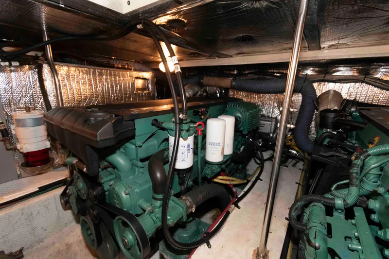 Slide: The Image of Engine room of 2005 Cruisers Yachts 405 Express Motoryacht with Volvo Penta engines. - 25