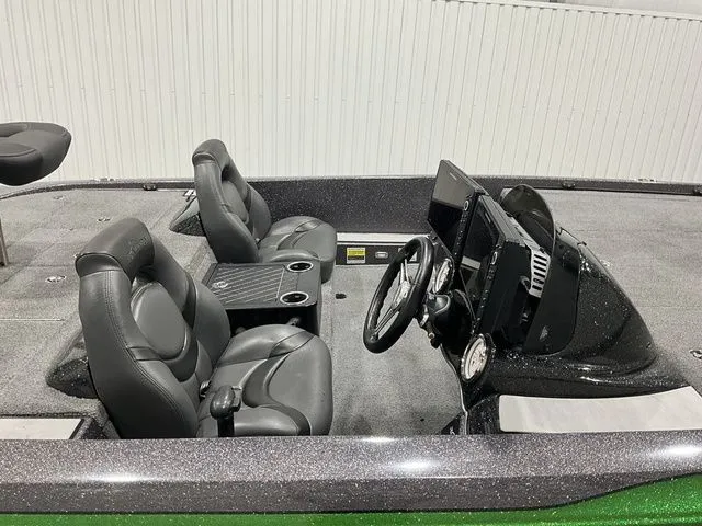 Slide: The Image of Falcon F205 2019 - 15