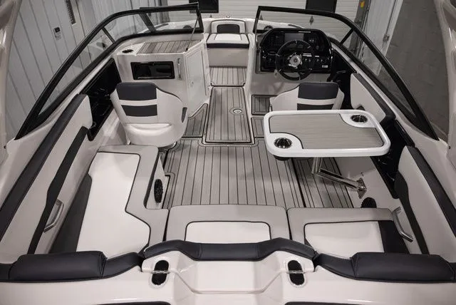 Slide: The Image of Yamaha 195S 2026 - 5