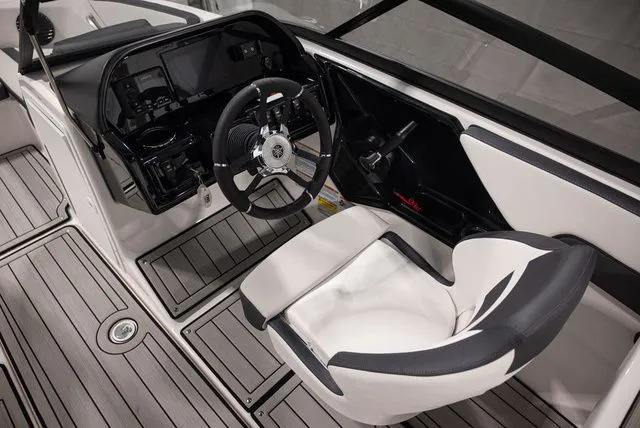 Slide: The Image of Yamaha 195S 2026 - 6