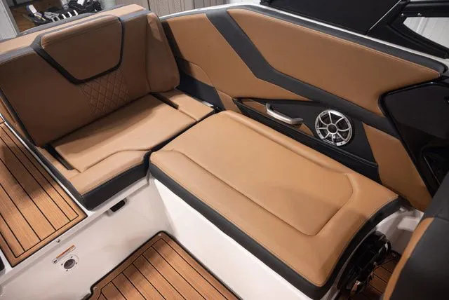 Slide: The Image of Yamaha 252SE 2026 - 13