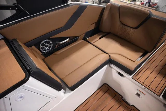 Slide: The Image of Yamaha 252SE 2026 - 14