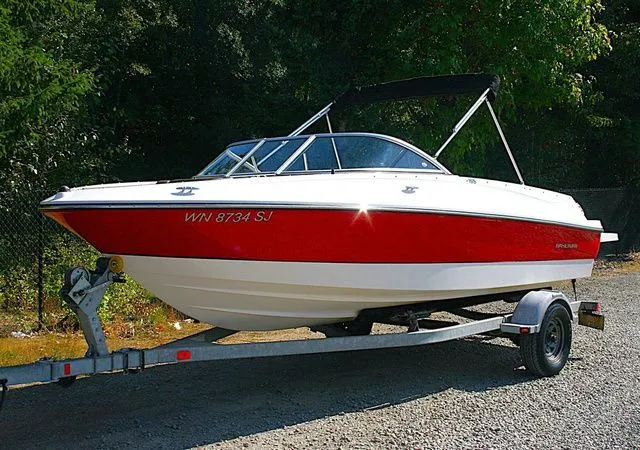 Slide: The Image of Bayliner 195 Bowrider 2015 - 1